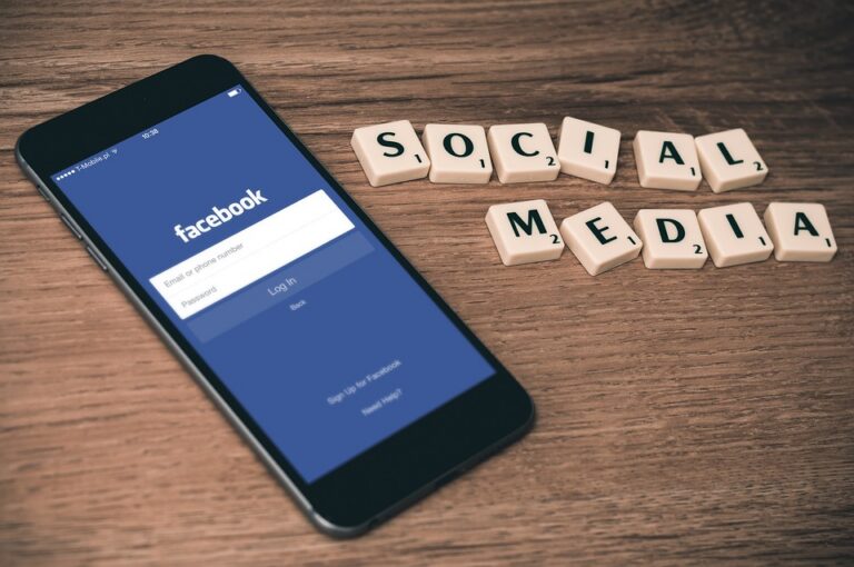 making social media photos